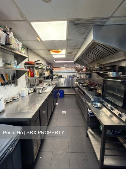 Maju Avenue (D19), Retail #635912711